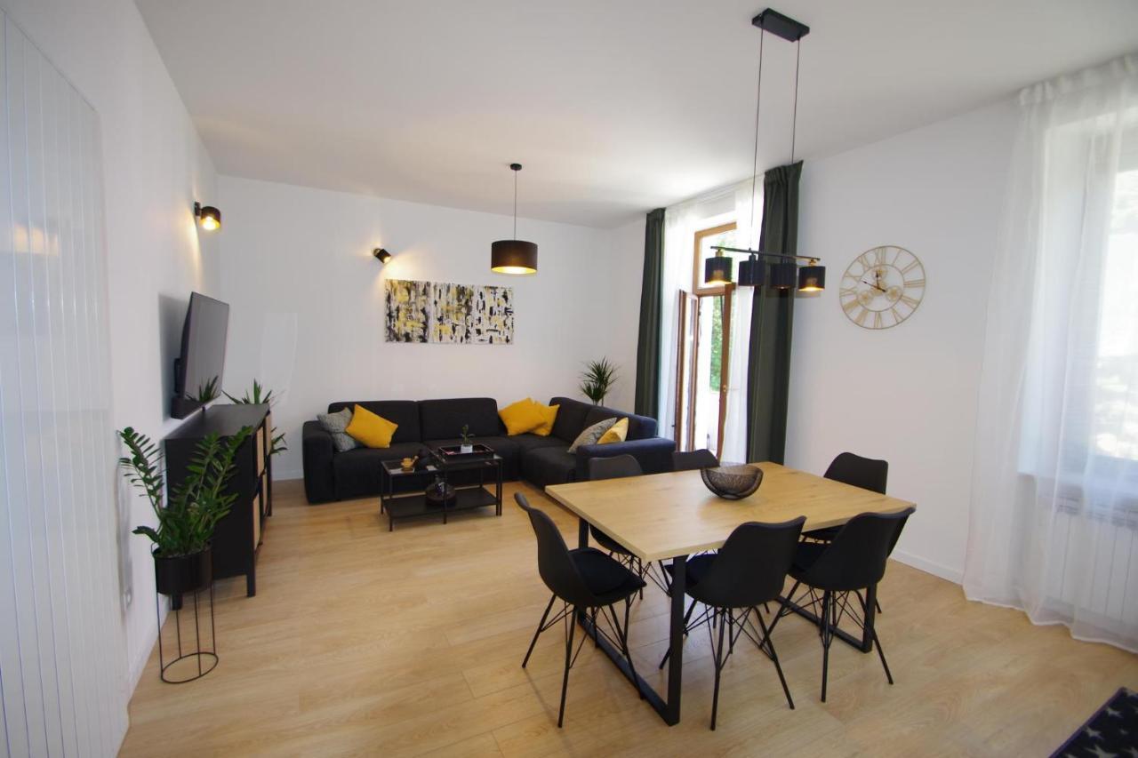 Bright & Modern 2-bedroom Flat In Appartement Pula