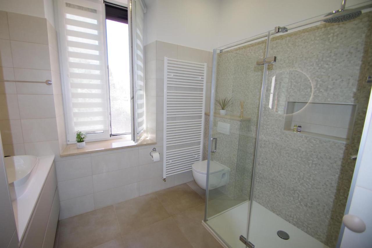 Bright & Modern 2-bedroom Flat In Pula