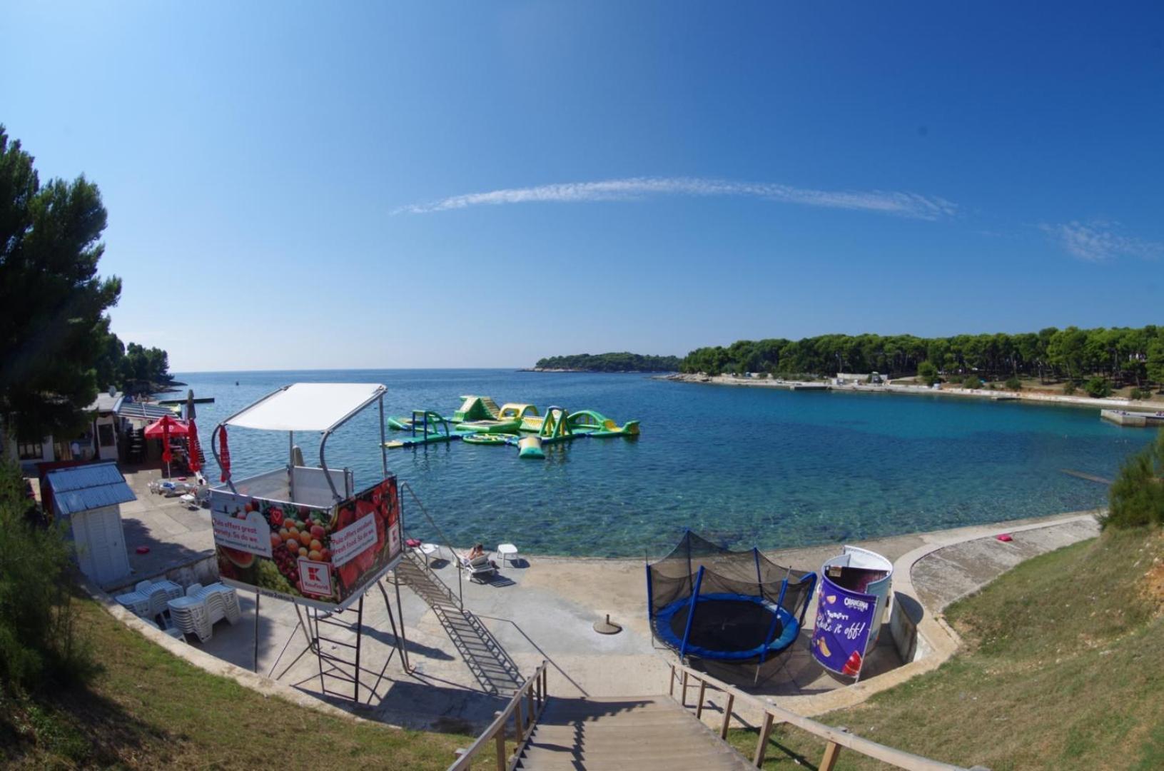 Bright & Modern 2-bedroom Flat In * Pula